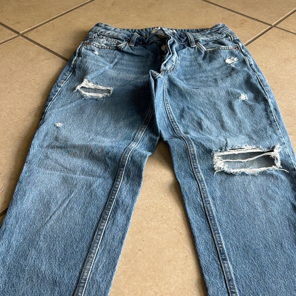 Garage women's Light Blue Distressed Jeans (bin11)